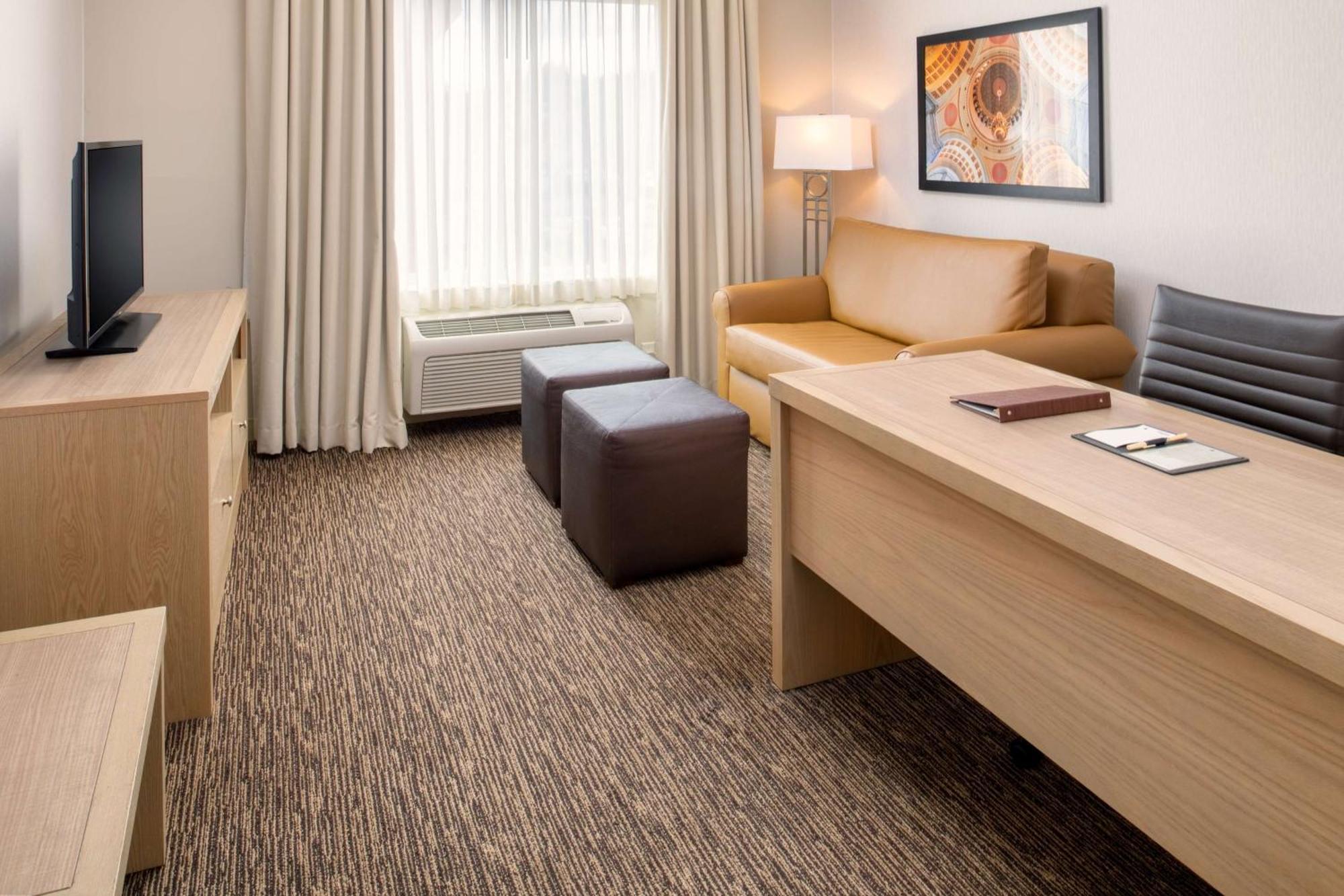 Doubletree By Hilton Olympia Hotell Exteriör bild