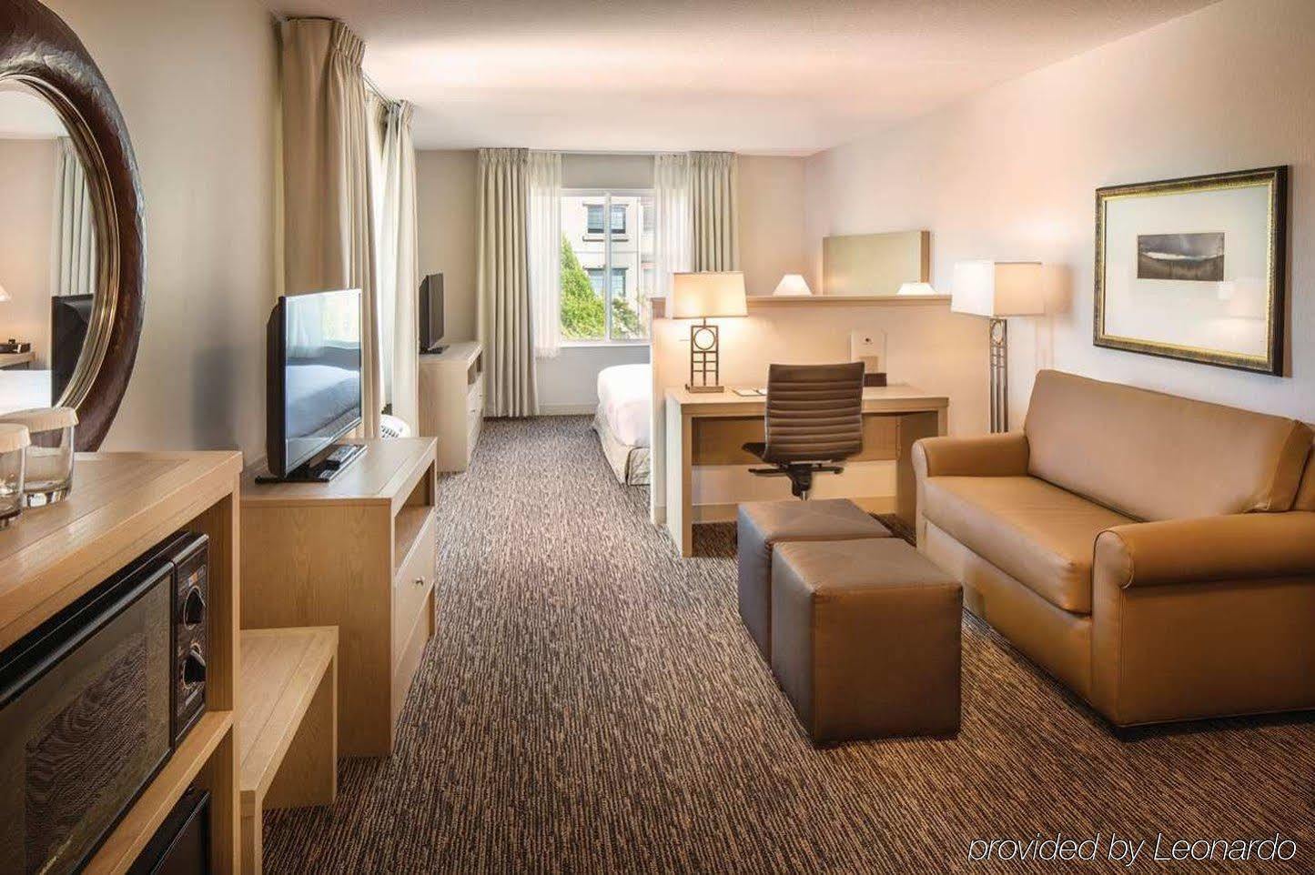 Doubletree By Hilton Olympia Hotell Exteriör bild